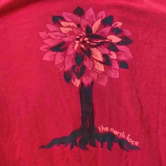The North Face fitted T-shirt w cap sleeves, 100% cotton, fuchsia w a tree - Picture 3 of 7
